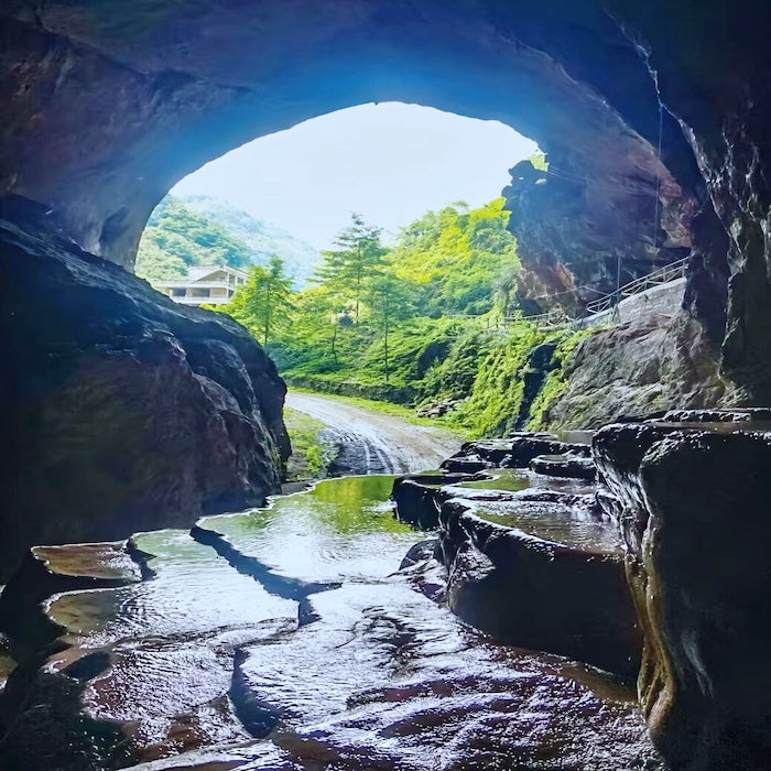Zhangjiajie Essential Tour: Forest Park + Charming Xiangxi + Tianmen Mountain + Grand Canyon + Heifeng Cave Adventure (4 Days, 3 Nights)