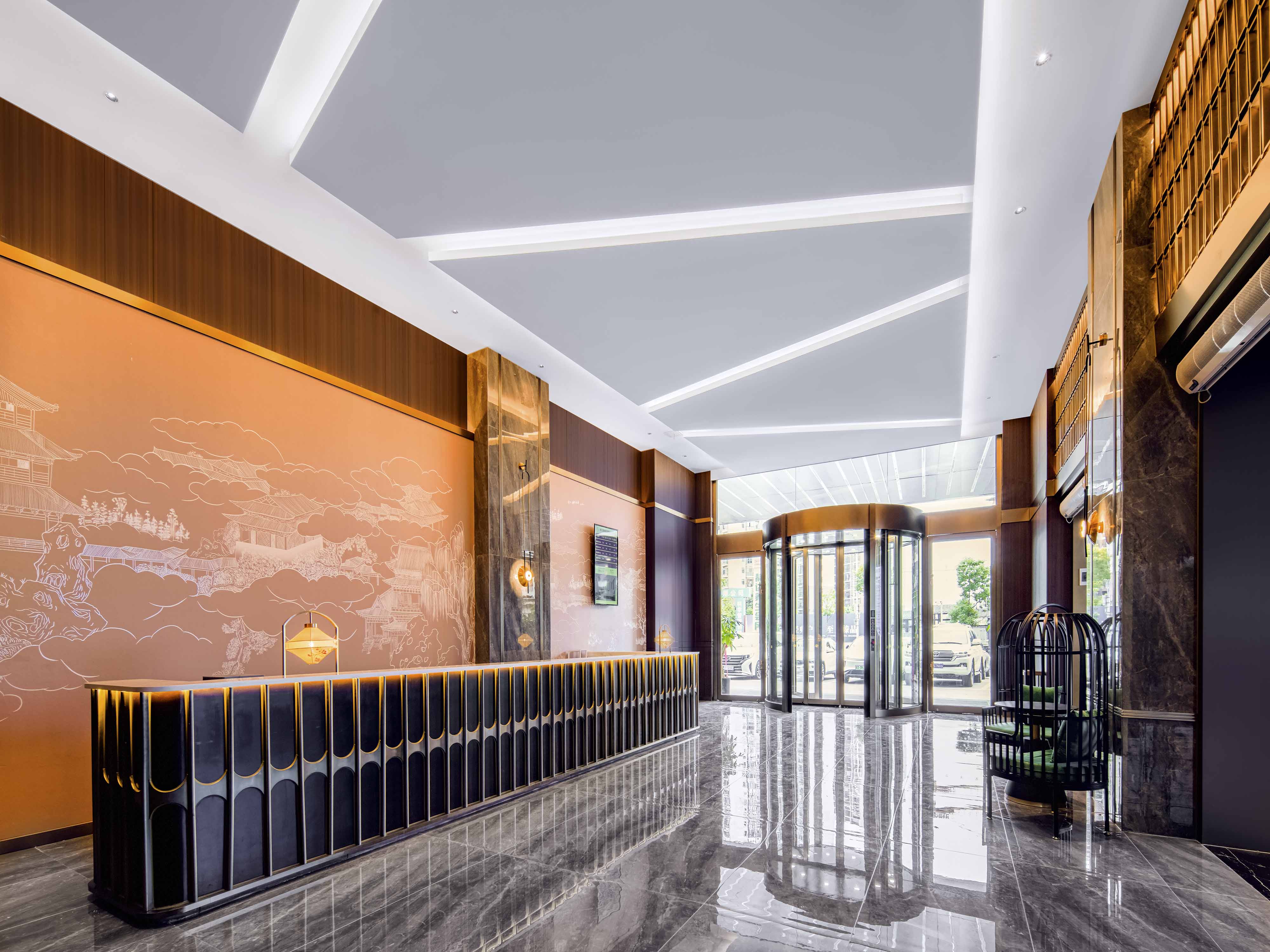 Jinjiang Metropolo Hotel an der Seilbahnstation des Tianmen-Bergs, Zhangjiajie