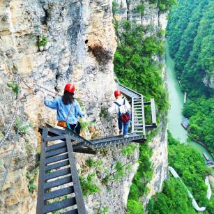 1-Day Private Zhangjiajie Essence Highlights: Tianmen Mountain, Grand Canyon Glass Bridge & The Romance Show