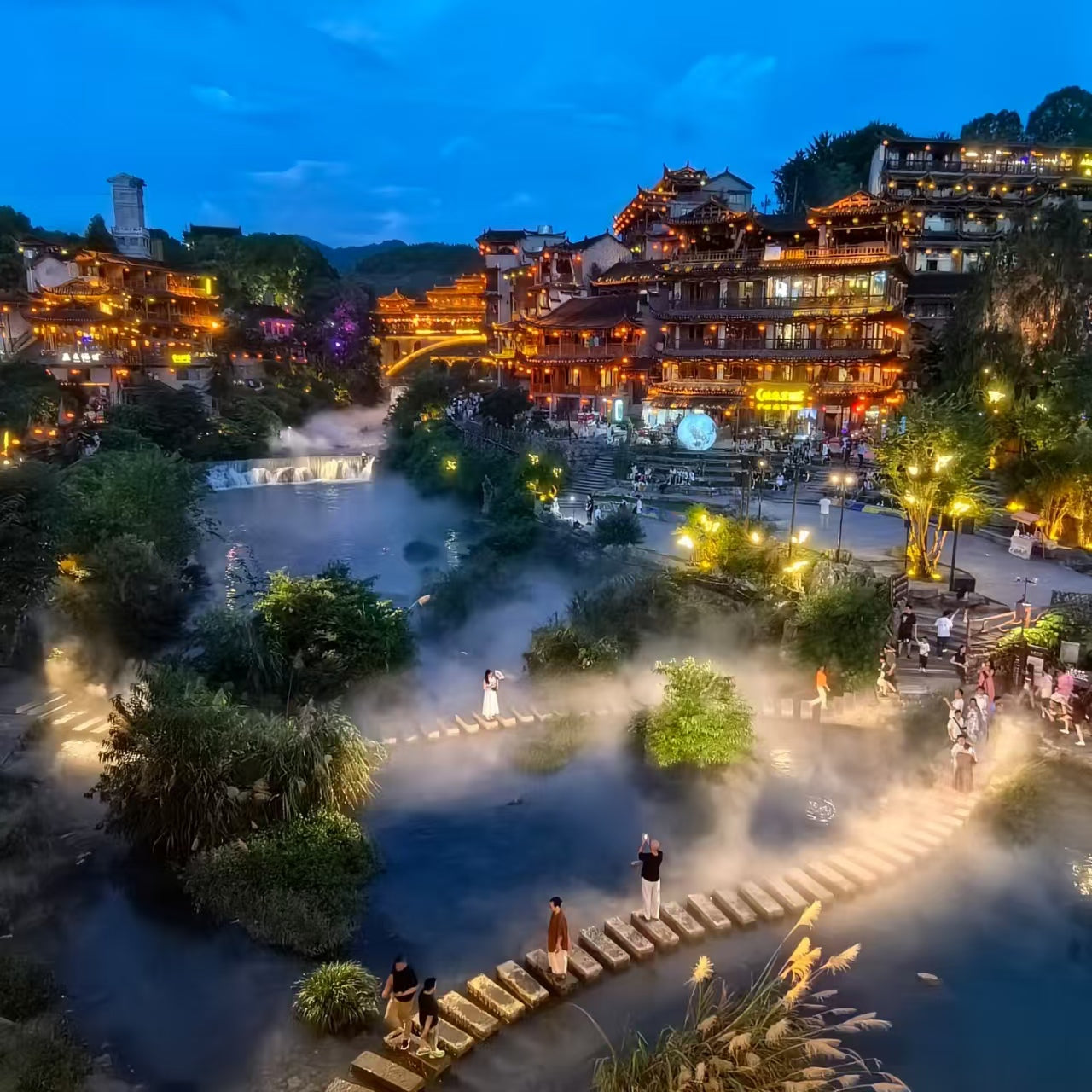 8-Day 7-Night Western Hunan Premier Tour: Zhangjiajie Peaks, Furong Waterfall Town & Fenghuang Ancient Town All-in-One