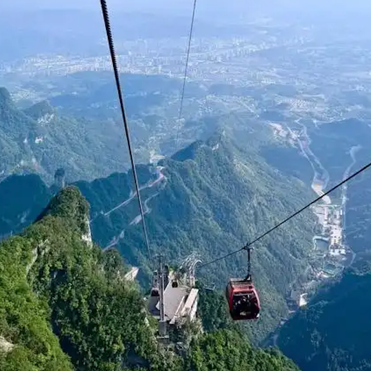 Lo más destacado de la esencia de Zhangjiajie en 1 día privado: montaña Tianmen, puente de cristal del Gran Cañón y el espectáculo The Romance