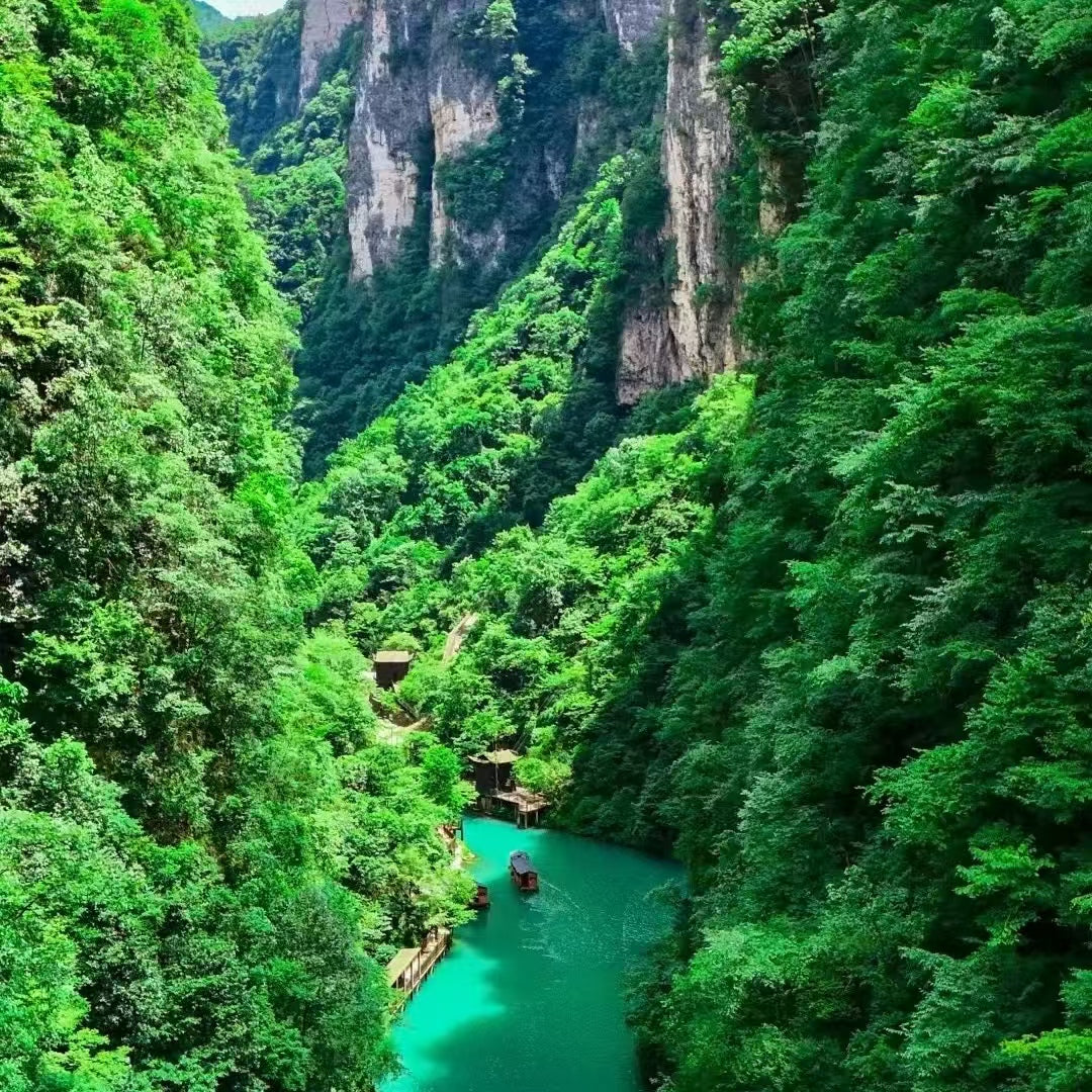 8-Day 7-Night Western Hunan Premier Tour: Zhangjiajie Peaks, Furong Waterfall Town & Fenghuang Ancient Town All-in-One