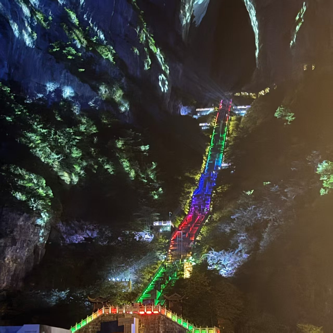 6 Days 5 Nights - Zhangjiajie Popular Tour: Immersive Unlock of World-Class Peak Forest Wonderland!