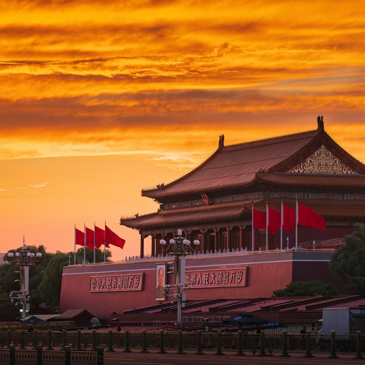China’s Hidden Gem Route｜21 Days 20 Nights: Breathtaking Peak Forests, Mountain-City Night Views & Timeless Historic Sites All in One Trip