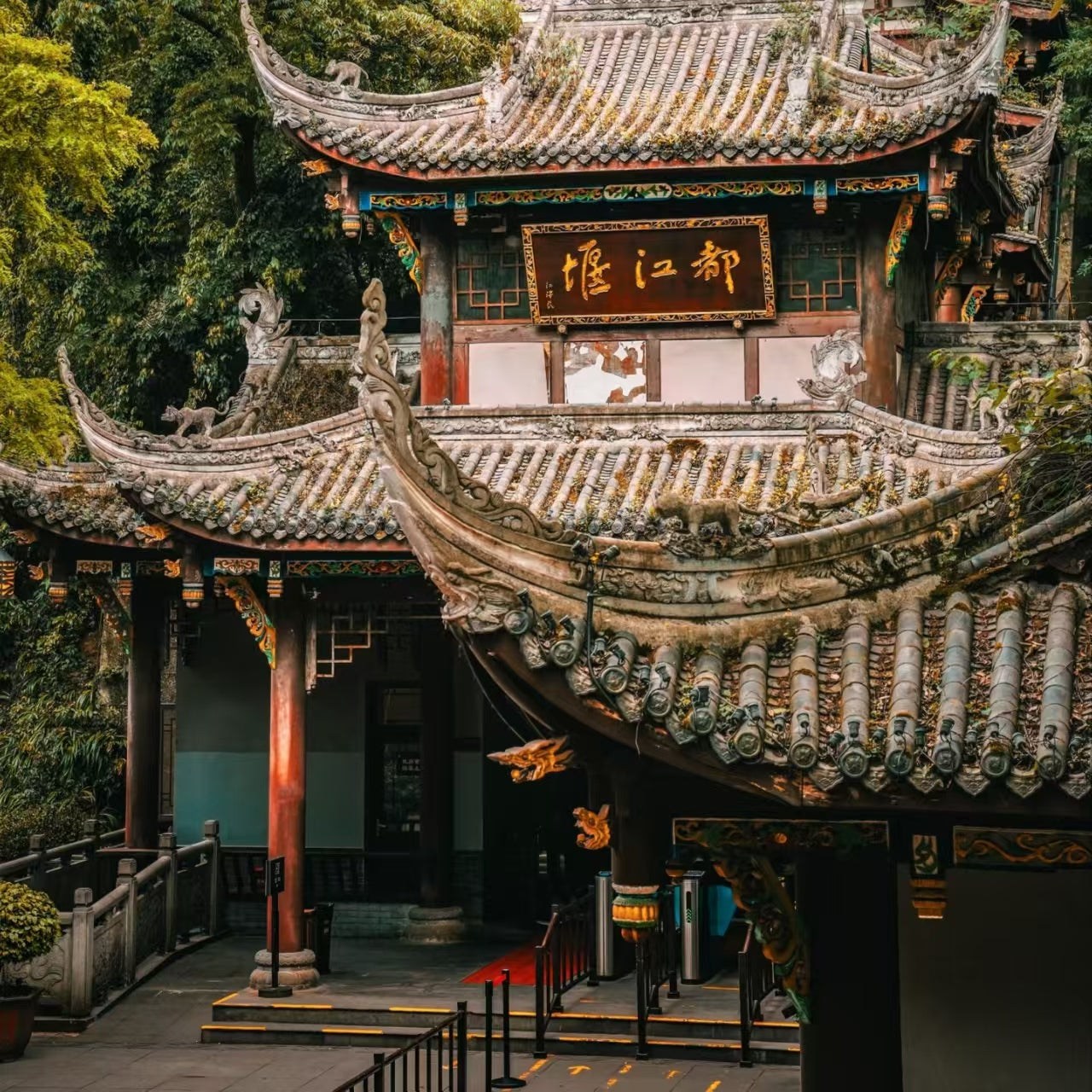 China’s Hidden Gem Route｜21 Days 20 Nights: Breathtaking Peak Forests, Mountain-City Night Views & Timeless Historic Sites All in One Trip
