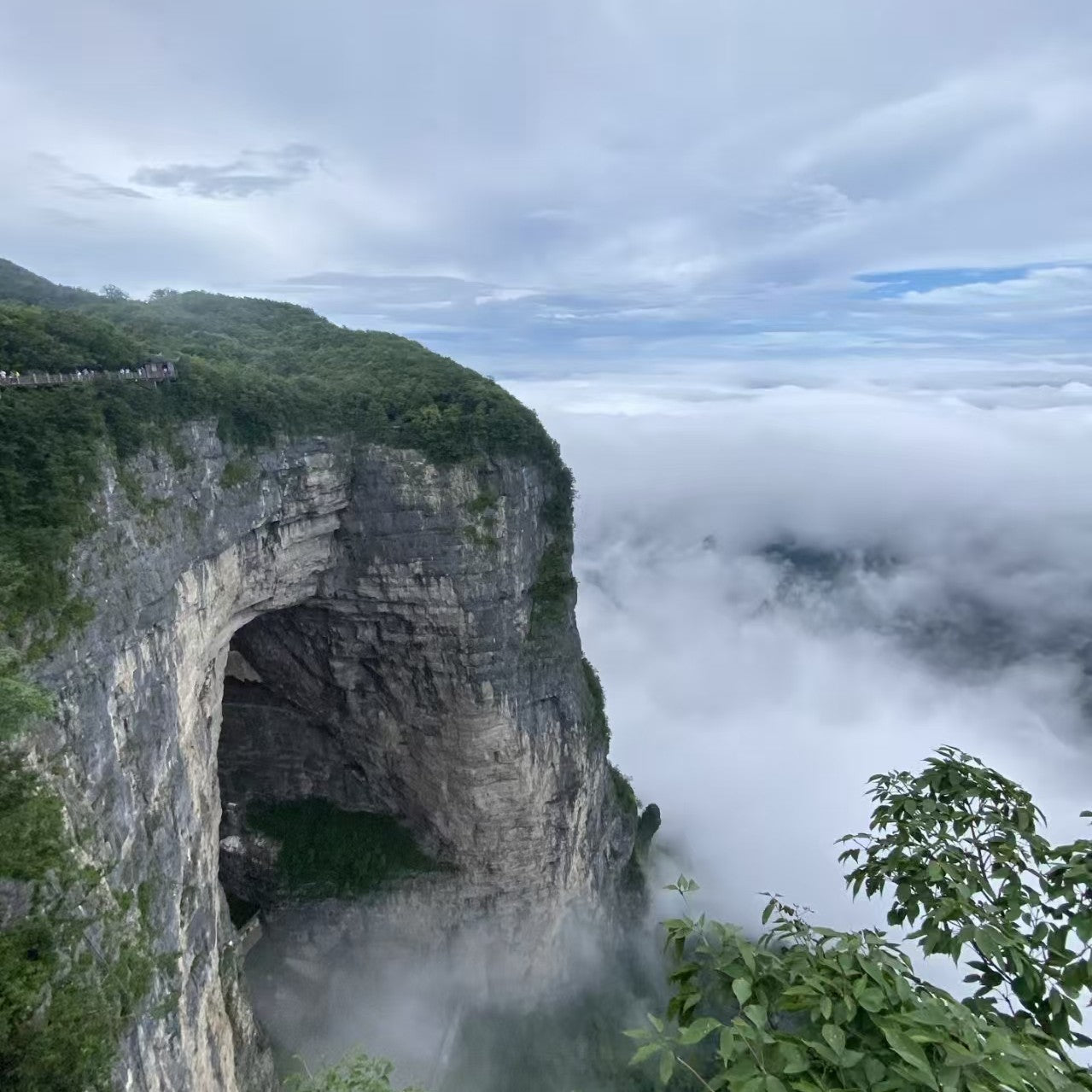 China’s Hidden Gem Route｜21 Days 20 Nights: Breathtaking Peak Forests, Mountain-City Night Views & Timeless Historic Sites All in One Trip